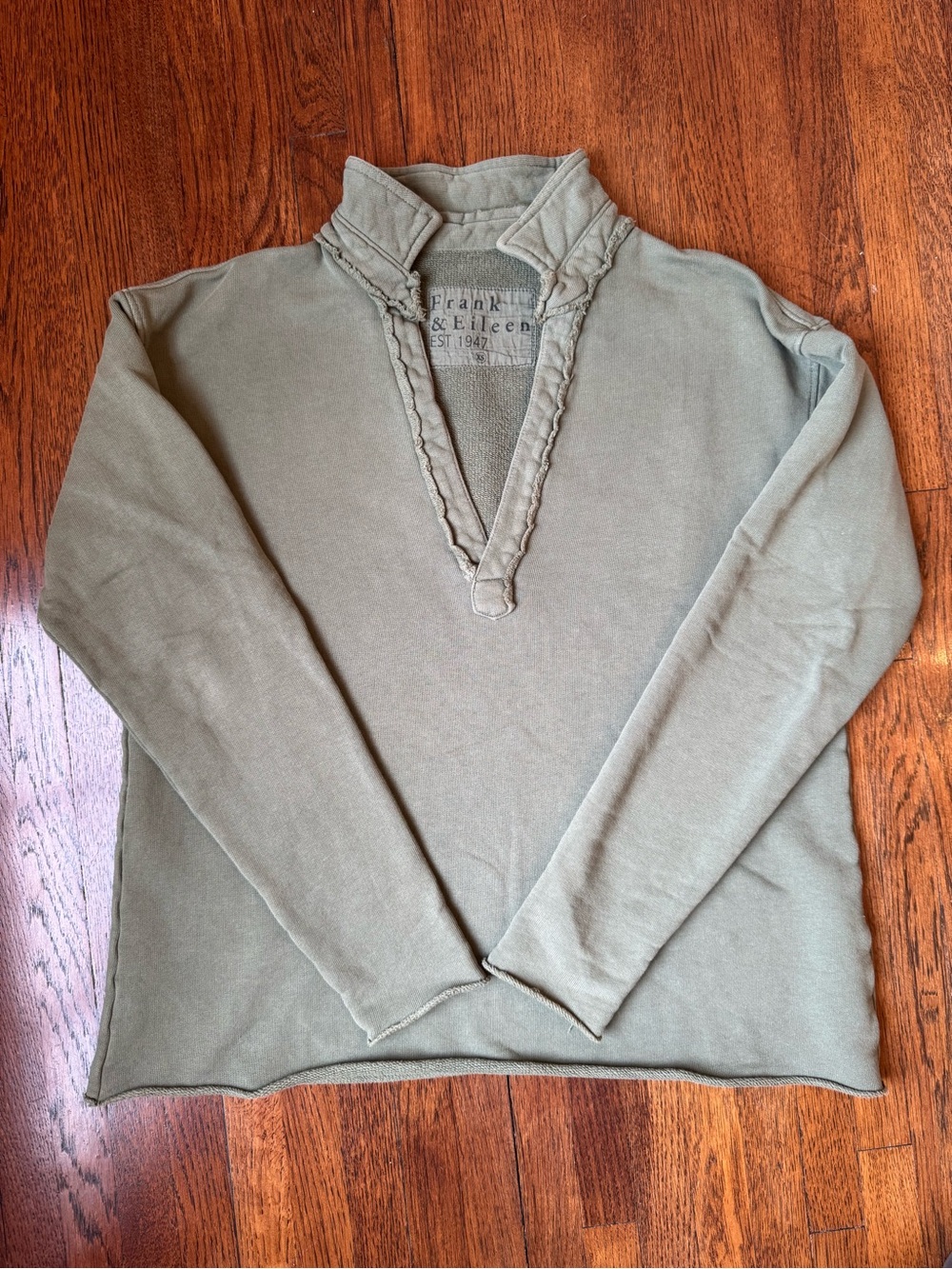 Frank & Eileen Olive Green Women’s Pullover Sweater, size XS